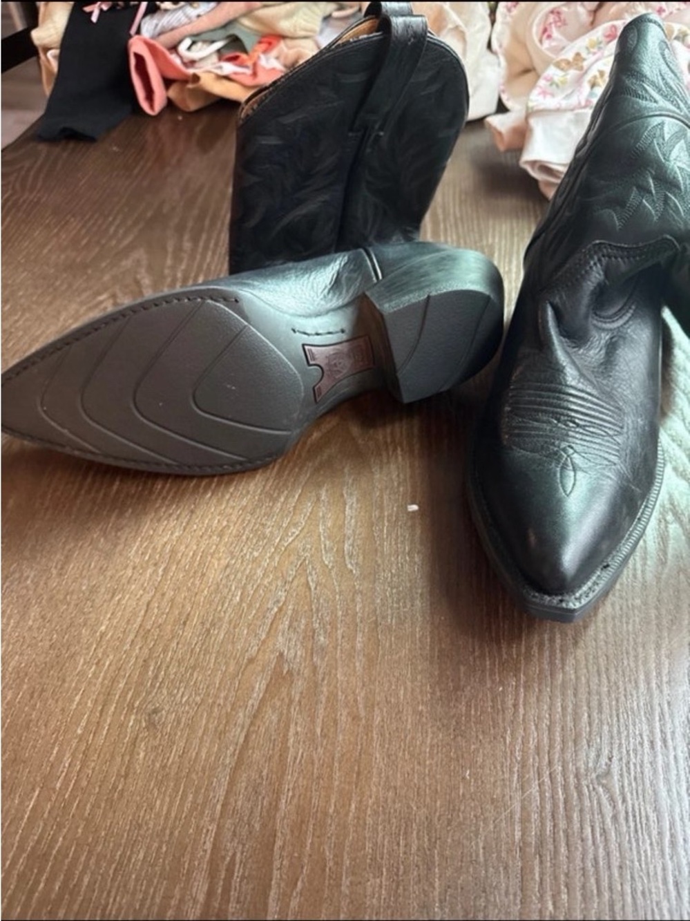 Ariat Black Leather Western Cowboy Boots with Stitch Detail - Picture 3 of 4